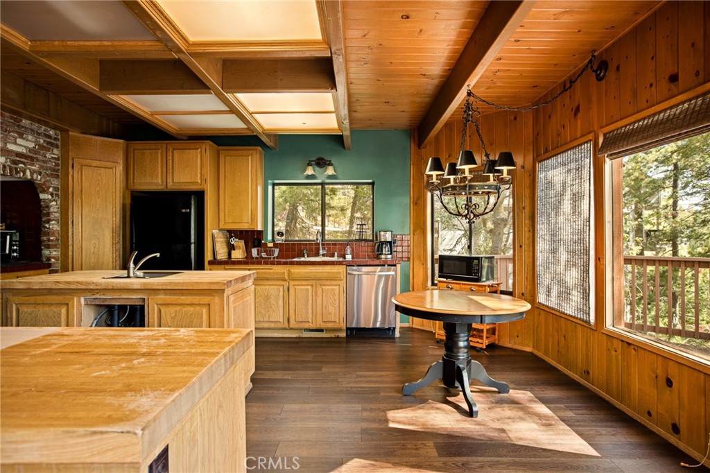 109 Old Toll Road Lake Arrowhead, CA 92352 - Photo 10 of 51
