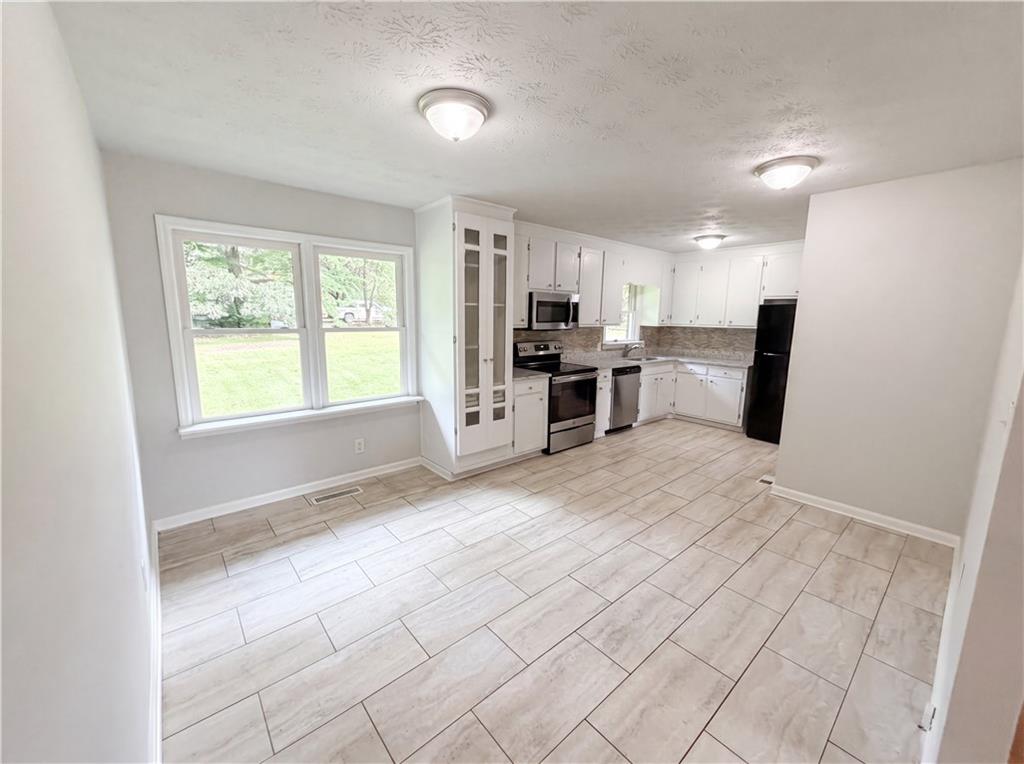 5552 Pine Street Lula, GA 30554 - Photo 10 of 31