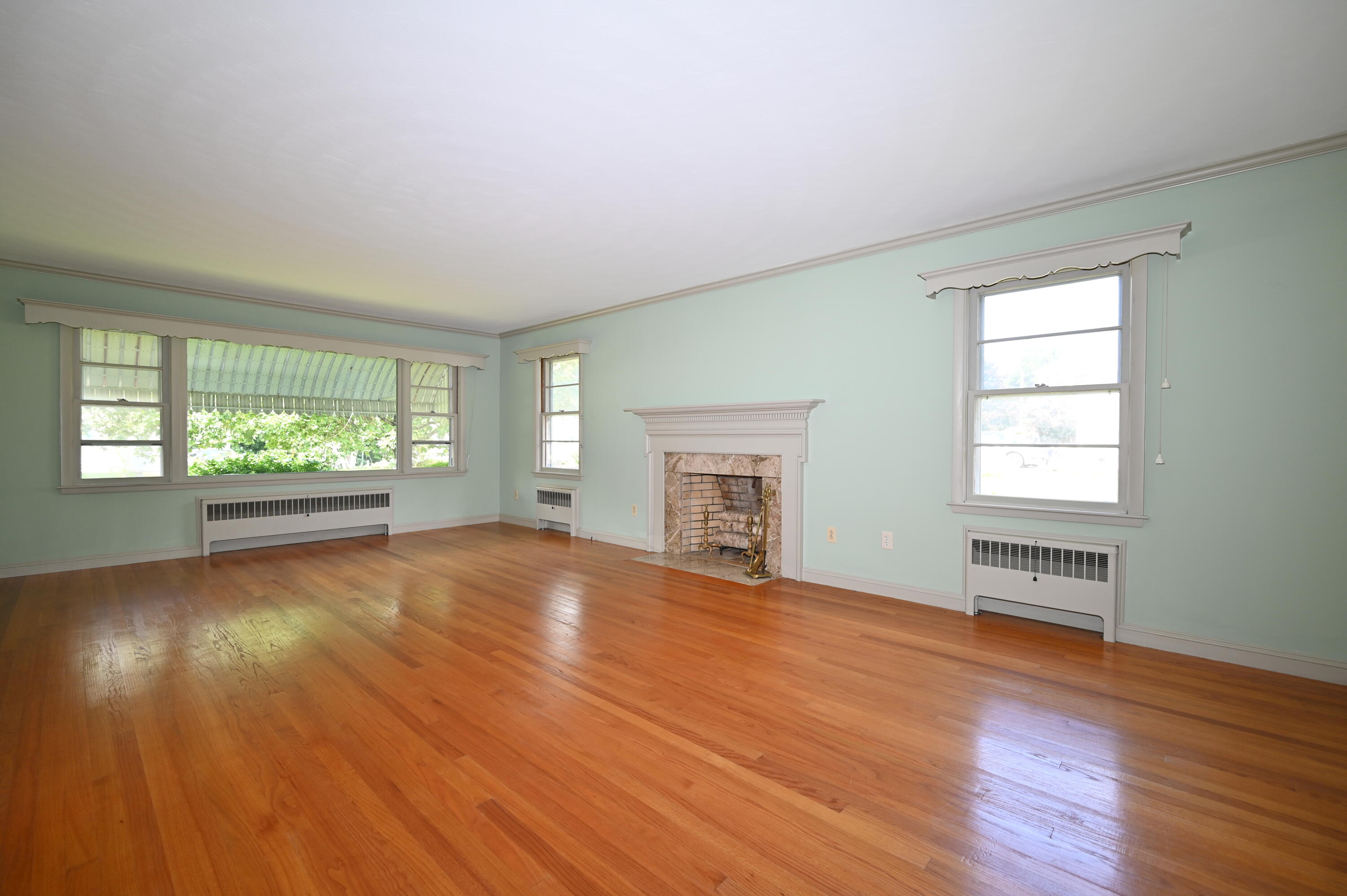 17 Hillview Road Gorham, ME 04038 - Photo 14 of 42 Living Room