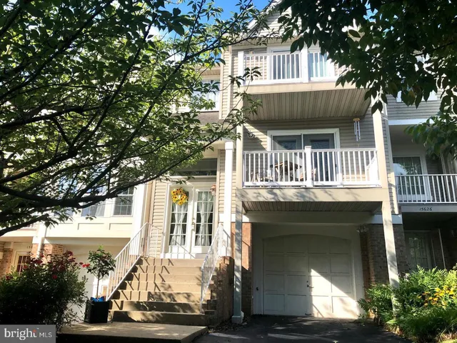 $550,000 | 15628 Montview Drive, Dumfries, VA 22025