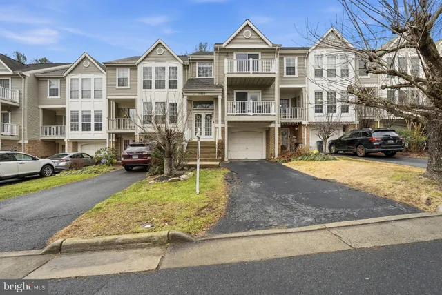 $550,000 | 15628 Montview Drive, Dumfries, VA 22025