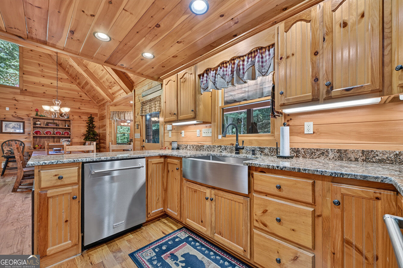 2975 Mountain Tops Road Blue Ridge, GA 30513 - Photo 16 of 59 Gallery Image 16
