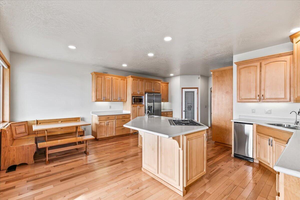 4002 Dry Creek Road Medford, OR 97504 - Photo 6 of 45