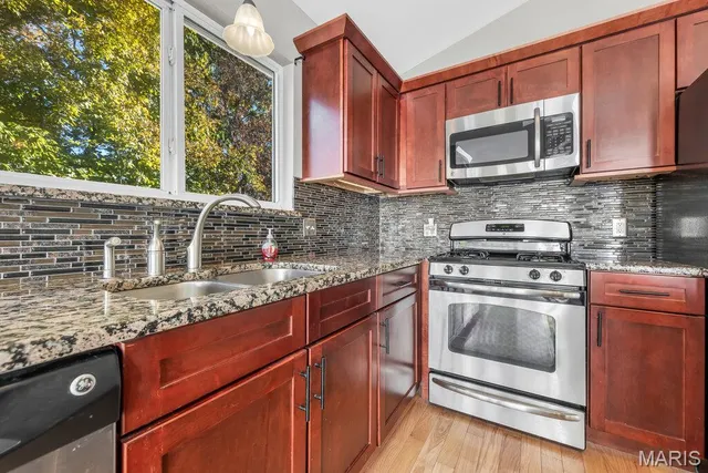 $1,995 | 105 Glenbarr Court, Valley Park, MO 63088