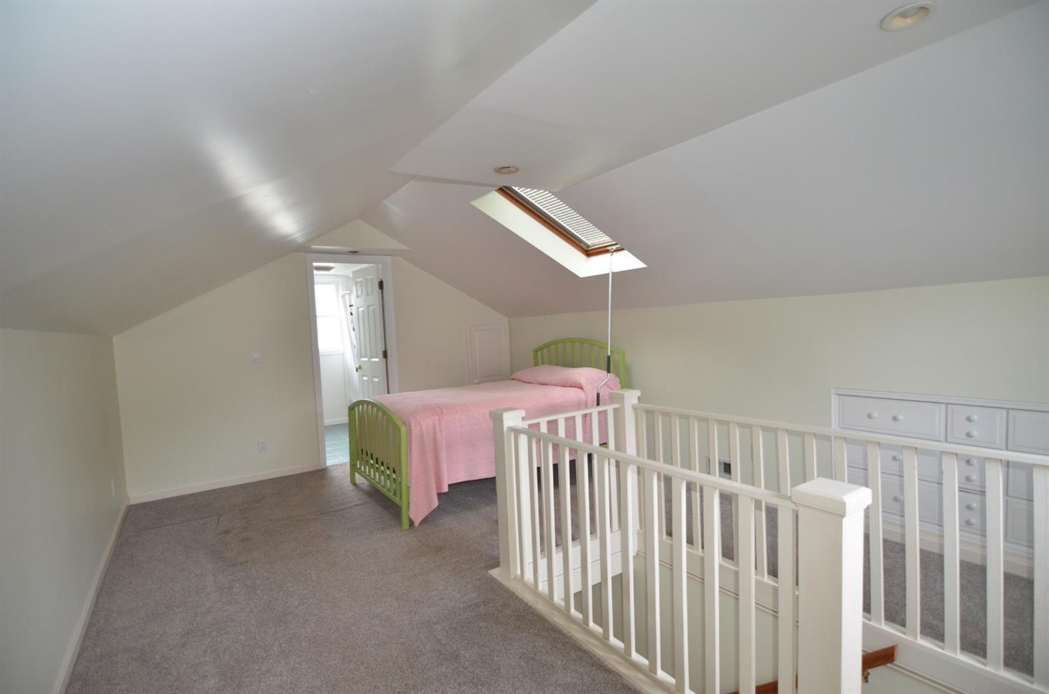 7235 Hosbrook Road Cincinnati, OH 45243 - Photo 13 of 18 Gallery Image 13