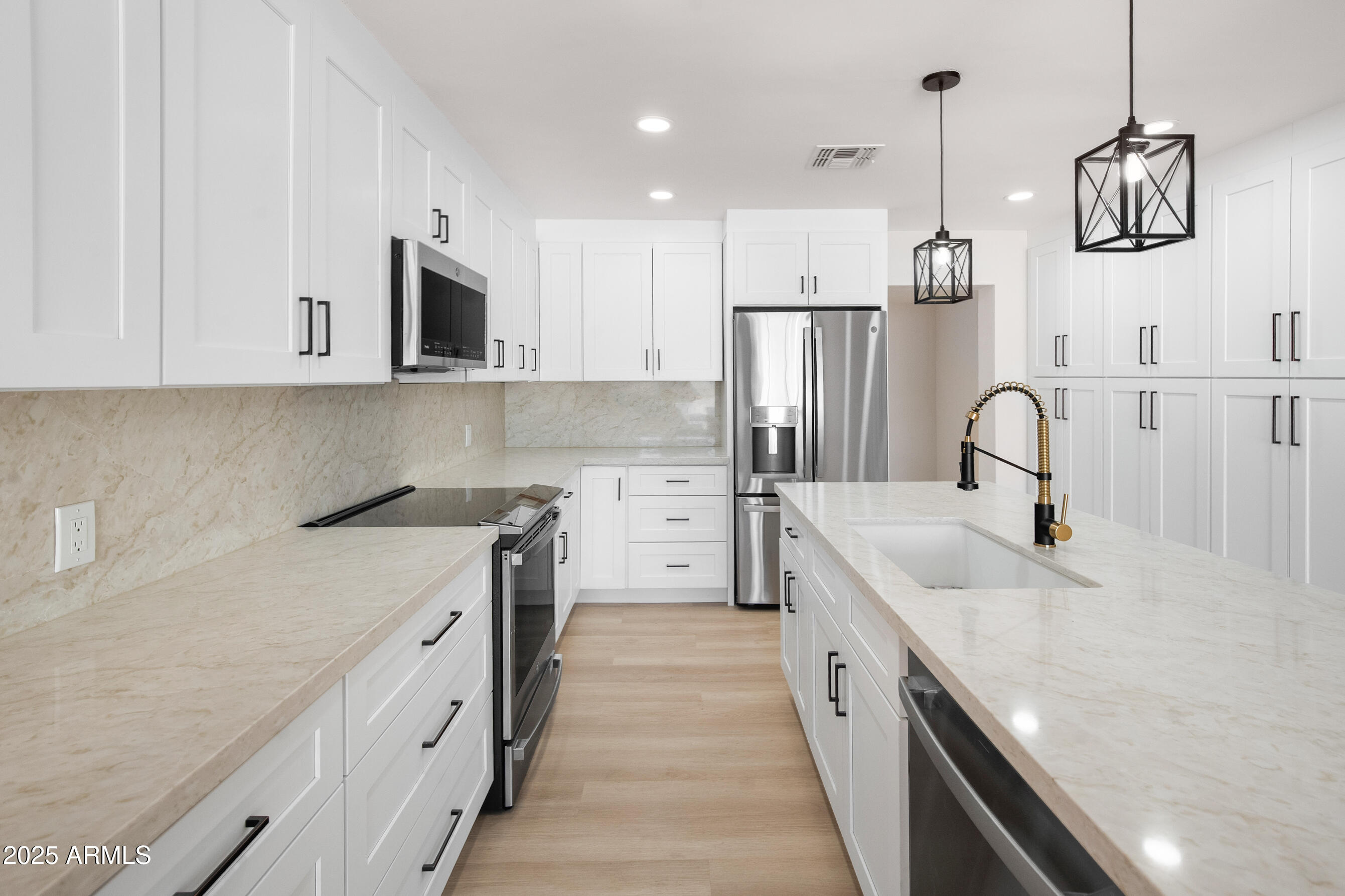 3933 East Flower Street Phoenix, AZ 85018 - Photo 12 of 37 Kitchen