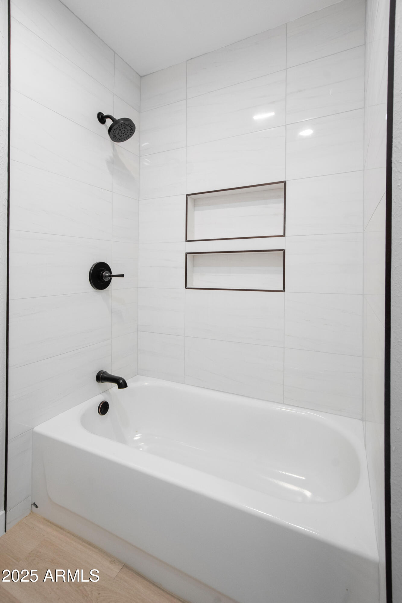 3933 East Flower Street Phoenix, AZ 85018 - Photo 36 of 37 Additional bath