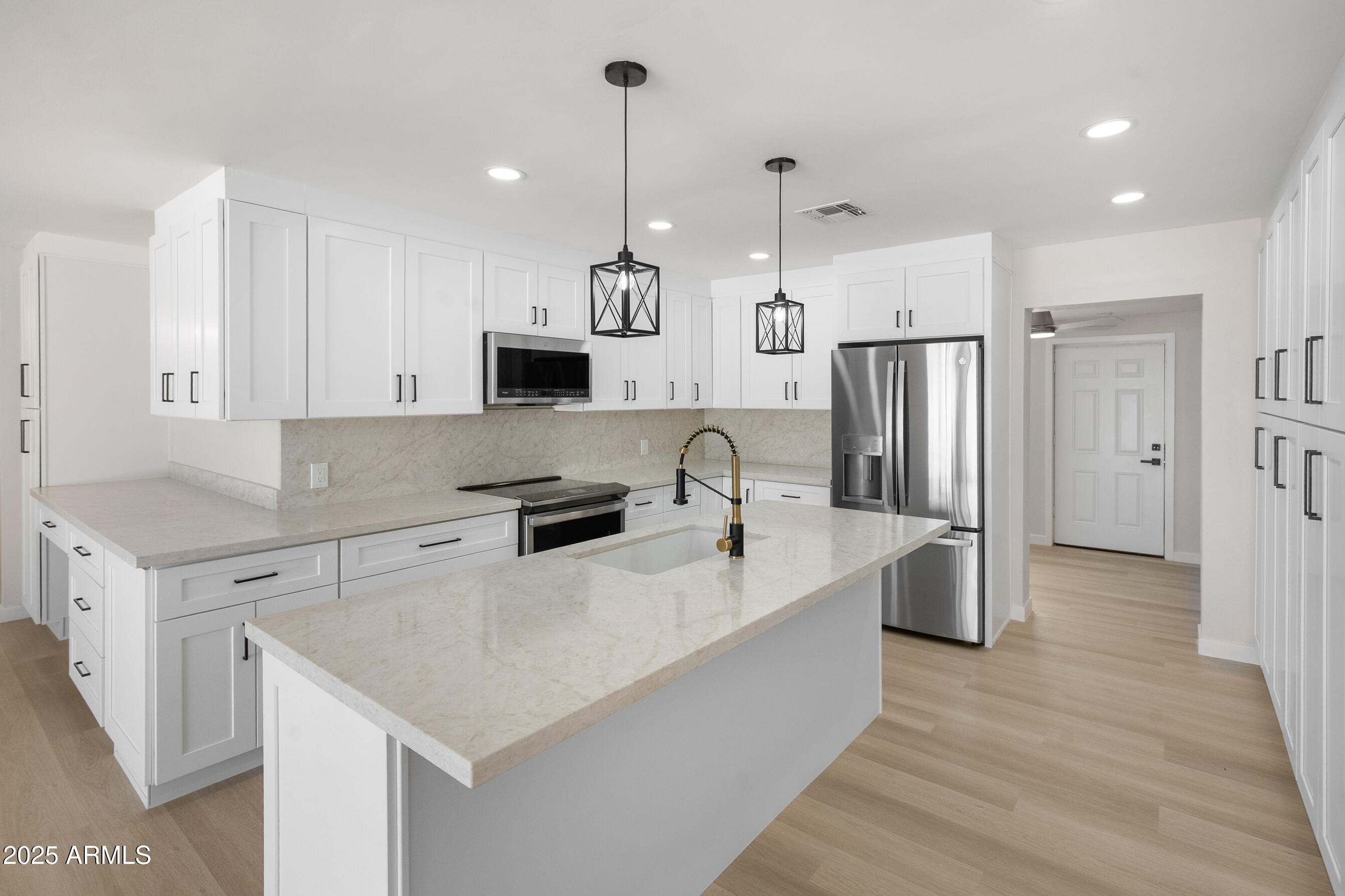 3933 East Flower Street Phoenix, AZ 85018 - Photo 9 of 37 Kitchen