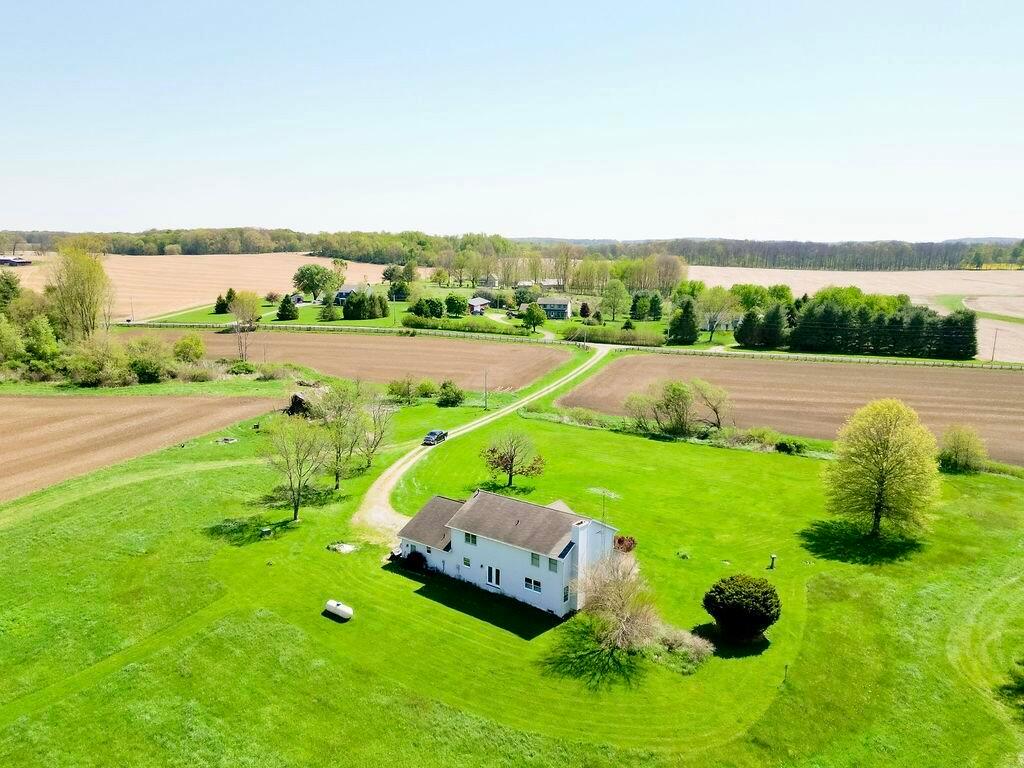 8381 Horn Road Gambier, OH 43022 - Photo 5 of 36 2-14