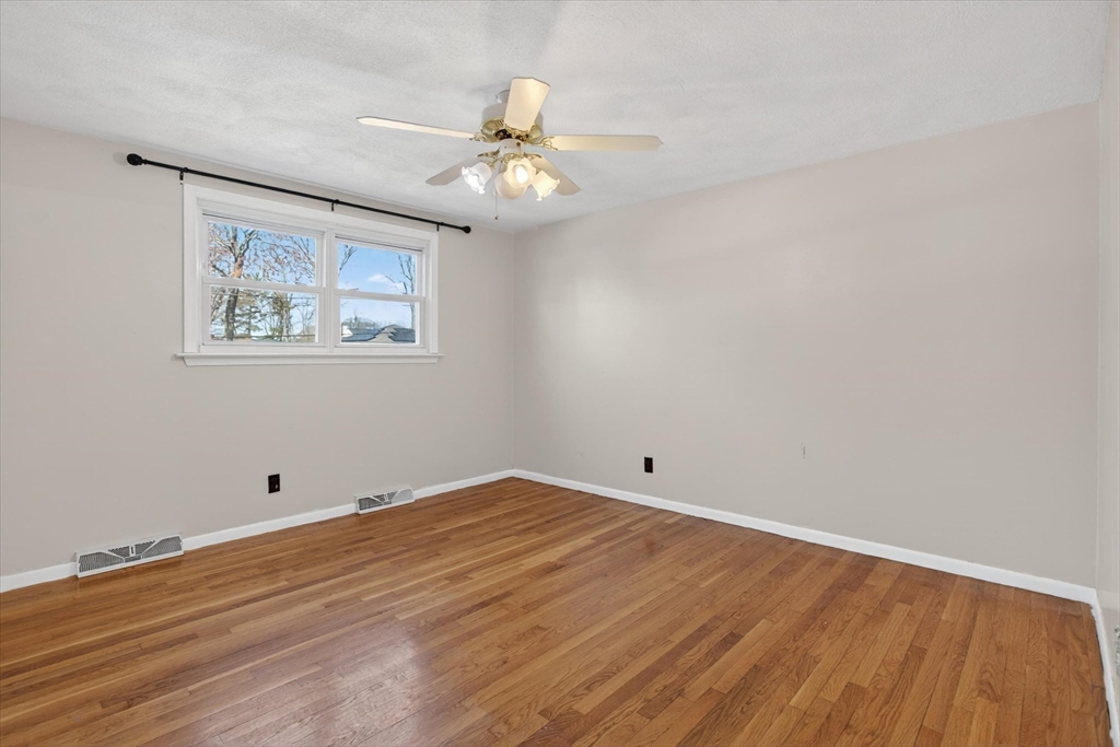 25 Gloversbrook Road Randolph, MA 02368 - Photo 20 of 40