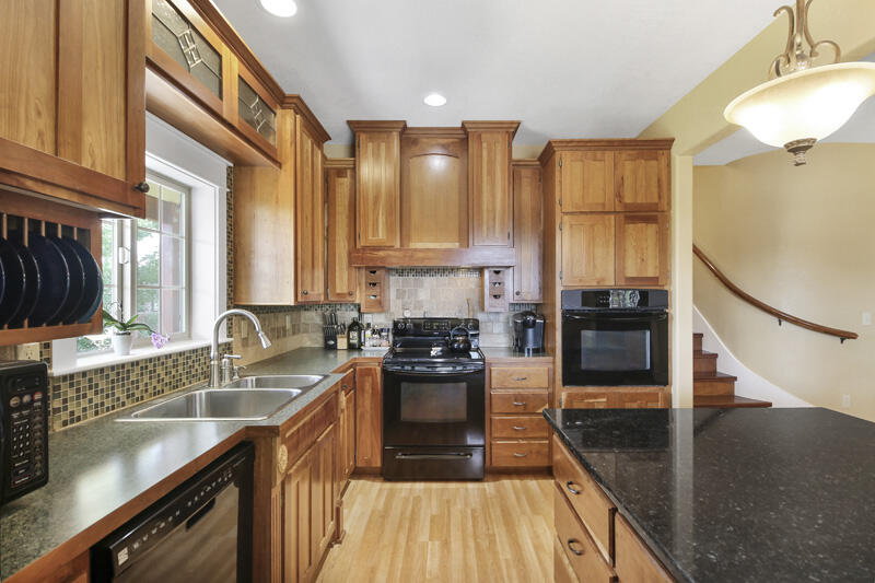 14501 Avalon Road White City, OR 97503 - Photo 10 of 49 img_0534