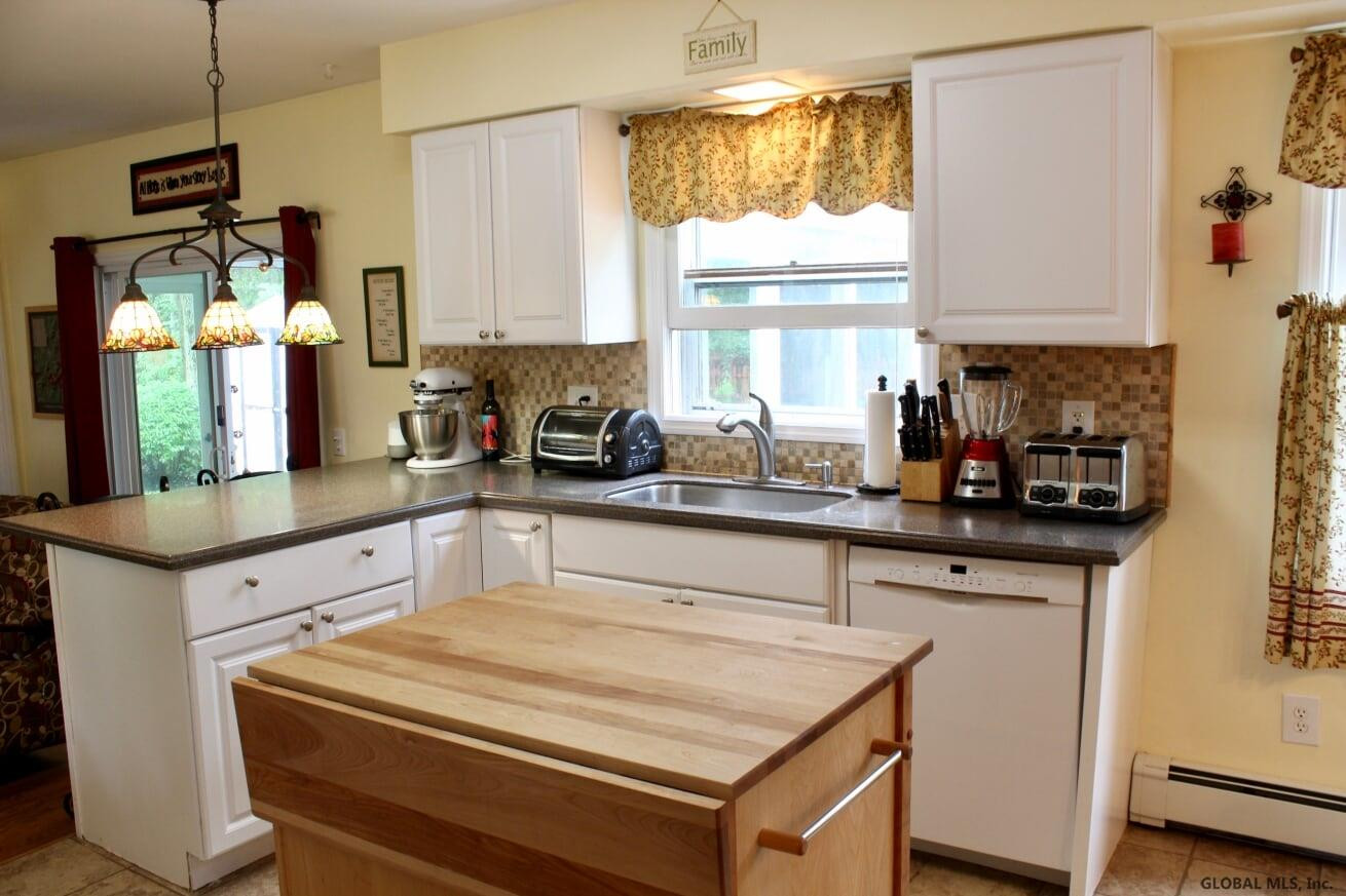 2 Bell Flower Road Malta, NY 12020 - Photo 3 of 22 Photo 3