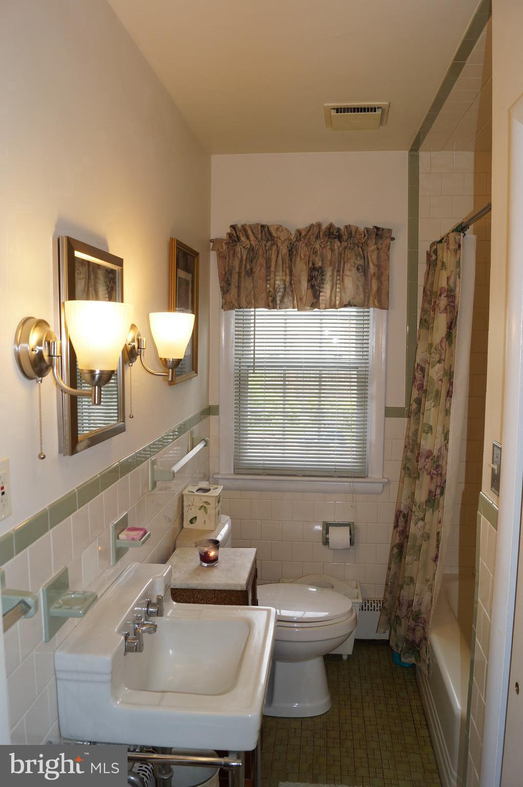 201 5th Street Ridgely, MD 21660 - Photo 16 of 17 First Floor Bathroom