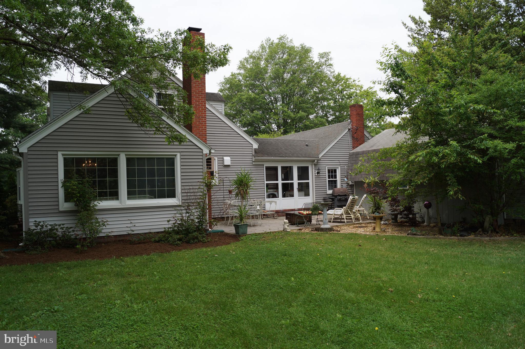 201 5th Street Ridgely, MD 21660 - Photo 3 of 17 Patio & private back yard.