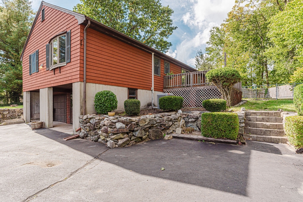 95 Old Willis Road Cumberland, RI 02864 - Photo 3 of 29 Gallery Image 3