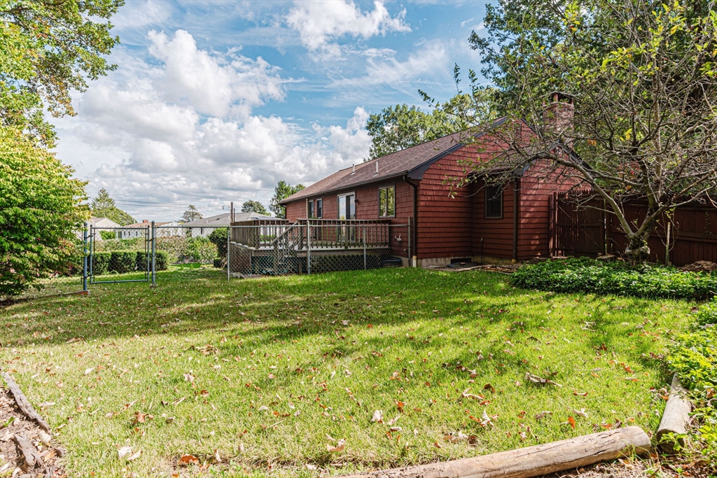 95 Old Willis Road Cumberland, RI 02864 - Photo 5 of 29 Gallery Image 5
