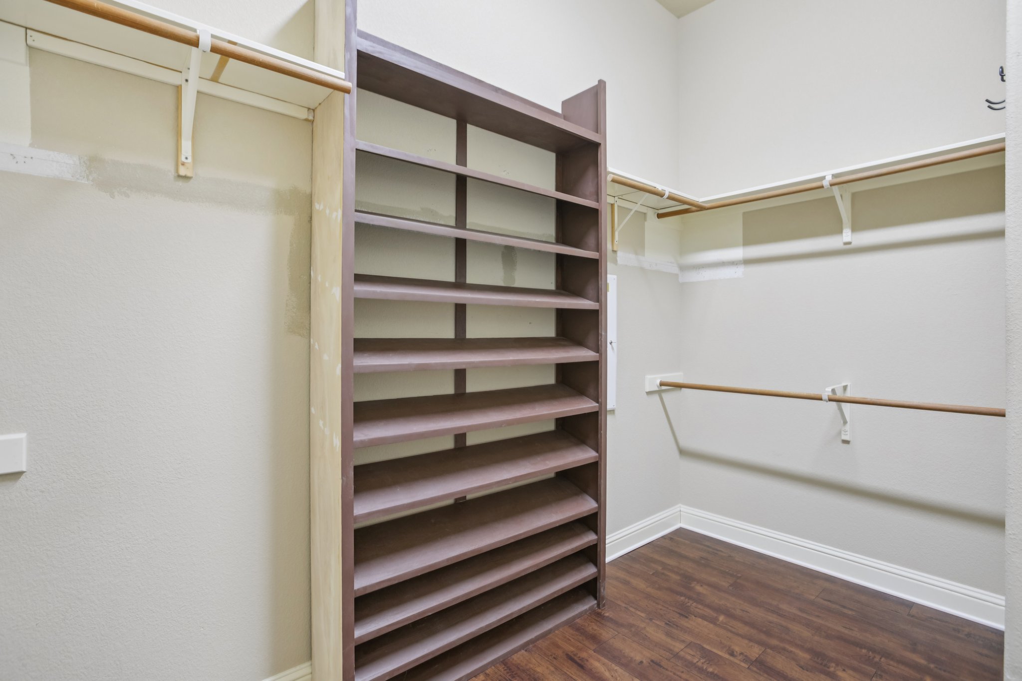 10525 Roy Butler Drive Austin, TX 78717 - Photo 26 of 40 Great Shoe Rack