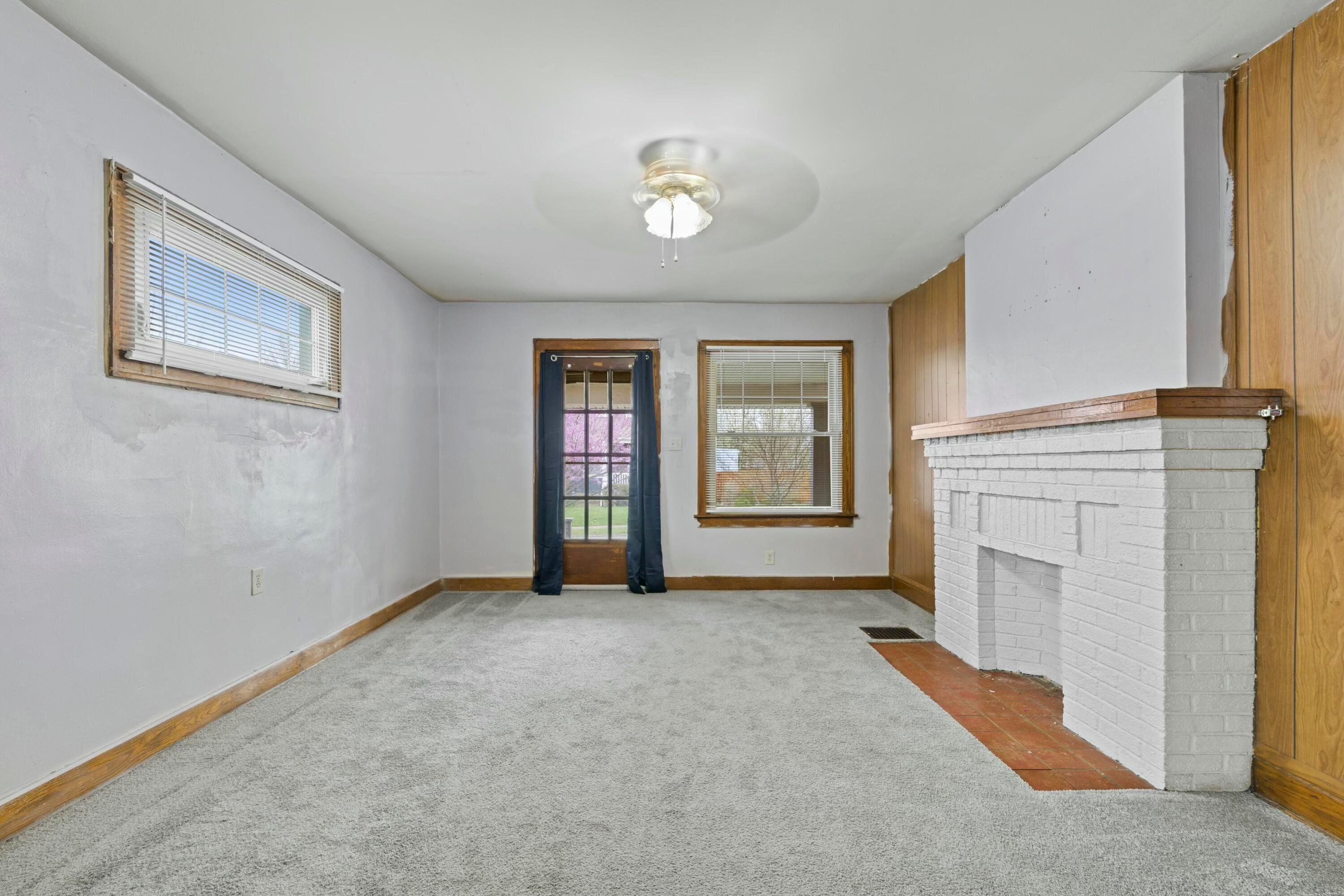 263-265 Crestview Road Columbus, OH 43202 - Photo 23 of 41 Living Room