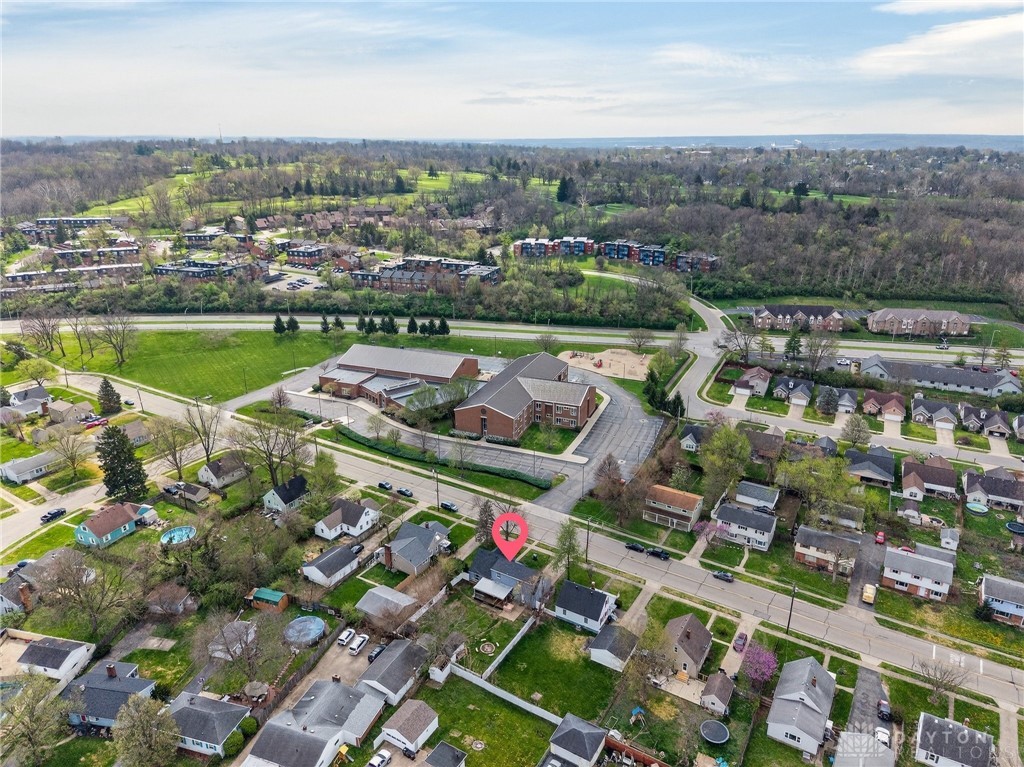 3301 Wildwood Road Middletown, OH 45042 - Photo 66 of 68 An aerial perspective reveals a vibrant neighborhood nestled within a scenic landscape.