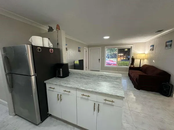 $395,000 | 6327 Southwest 2nd Street, Margate, FL 33068