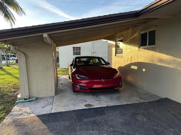 $395,000 | 6327 Southwest 2nd Street, Margate, FL 33068