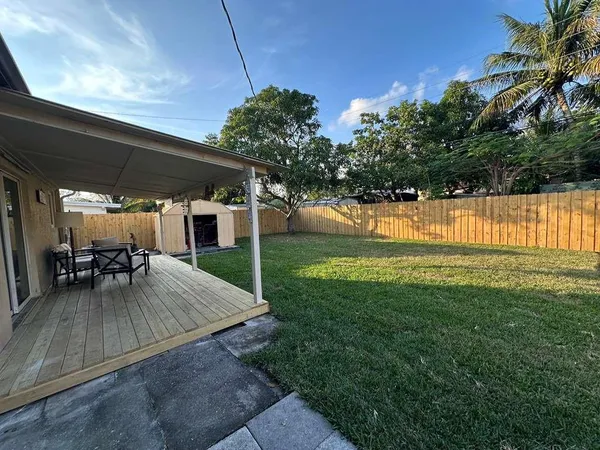 $395,000 | 6327 Southwest 2nd Street, Margate, FL 33068