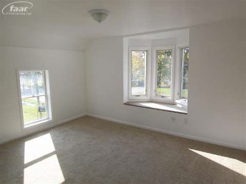 317 West River Road Flushing, MI 48433 - Photo 12 of 28 20377233-11.JPG