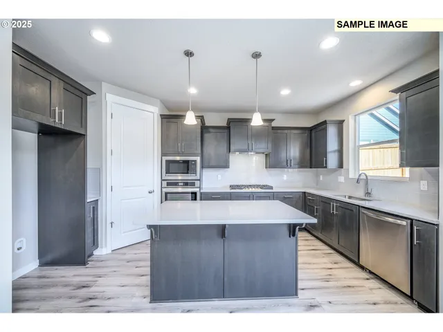 $549,960 | 956 Northeast Sagebrush Drive, Estacada, OR 97023