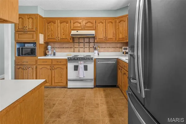 $319,000 | 16911 Christian Drive, Dexter, MO 63841