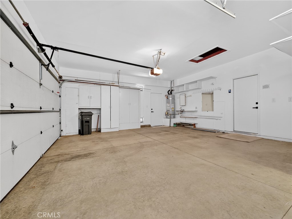 1436 Riviera Avenue Banning, CA 92220 - Photo 36 of 43 a view of a garage