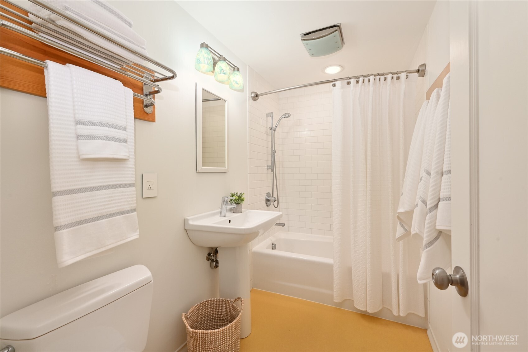 204 Northwest 131st Street Seattle, WA 98177 - Photo 21 of 33