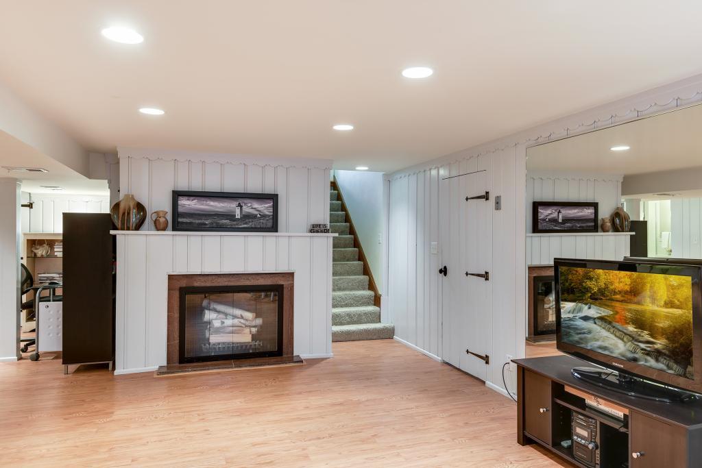 5232 Hollywood Road Edina, MN 55436 - Photo 23 of 40