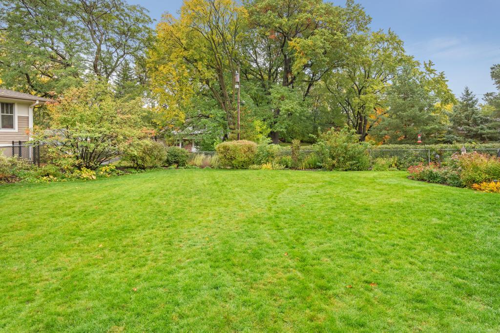 5232 Hollywood Road Edina, MN 55436 - Photo 33 of 40