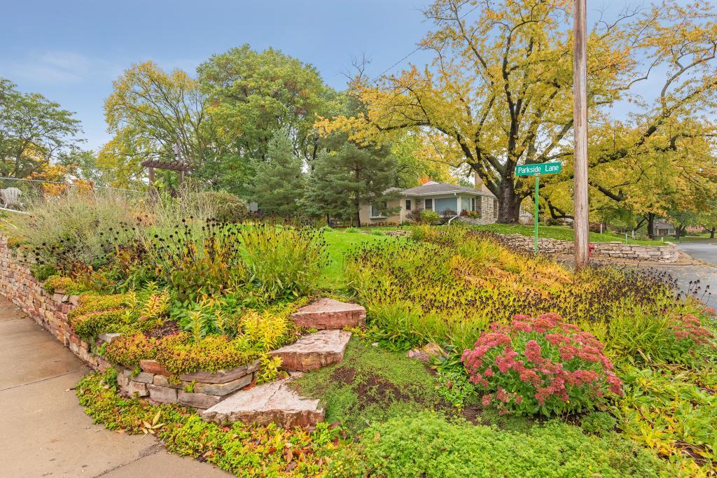 5232 Hollywood Road Edina, MN 55436 - Photo 5 of 40