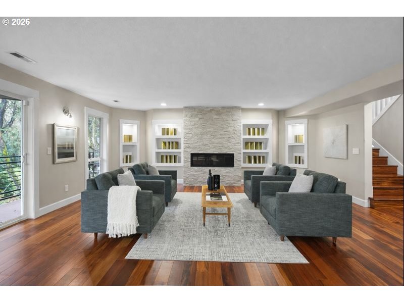 2010 Maple Terrace West Linn, OR 97068 - Photo 13 of 28 Living Room