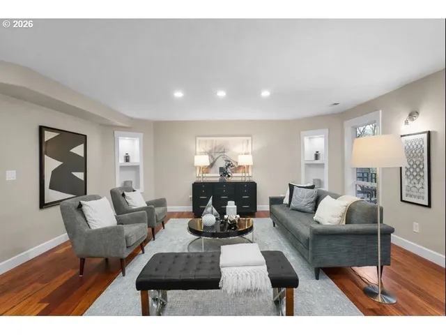 $1,095,000 | 2010 Maple Terrace, West Linn, OR 97068