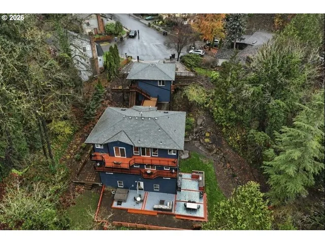 $1,095,000 | 2010 Maple Terrace, West Linn, OR 97068