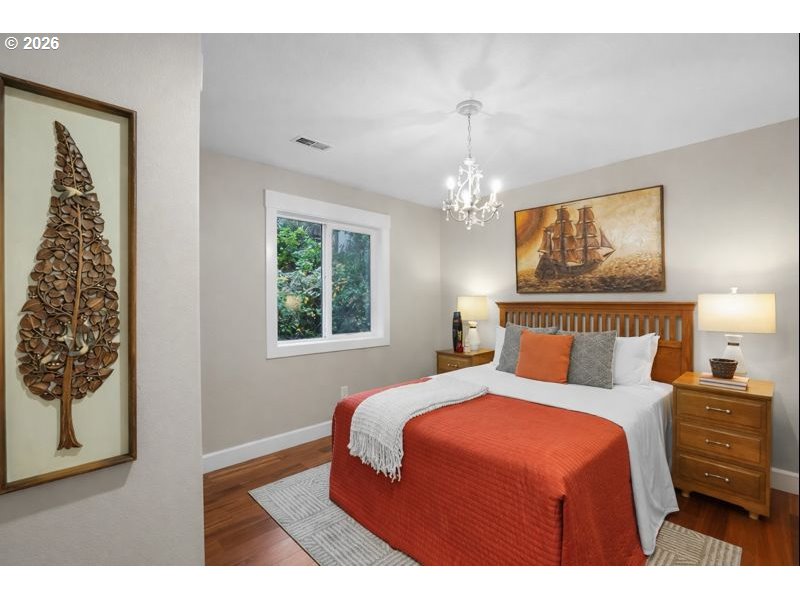 2010 Maple Terrace West Linn, OR 97068 - Photo 22 of 28 Bedroom