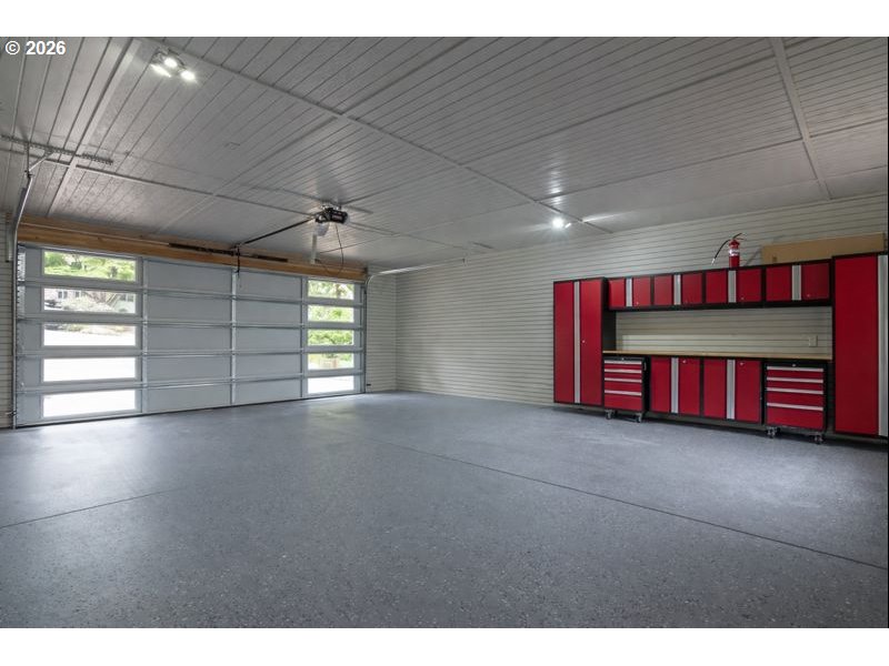 2010 Maple Terrace West Linn, OR 97068 - Photo 26 of 28 Garage