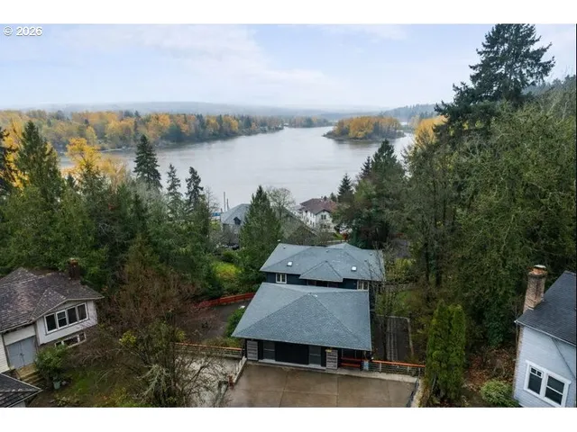 $1,095,000 | 2010 Maple Terrace, West Linn, OR 97068