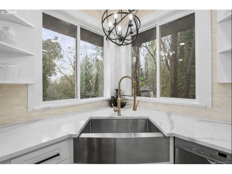 2010 Maple Terrace West Linn, OR 97068 - Photo 7 of 28 Kitchen
