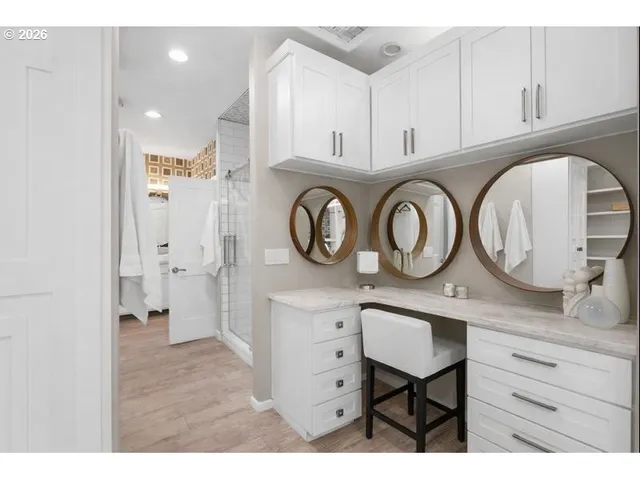 $1,095,000 | 2010 Maple Terrace, West Linn, OR 97068