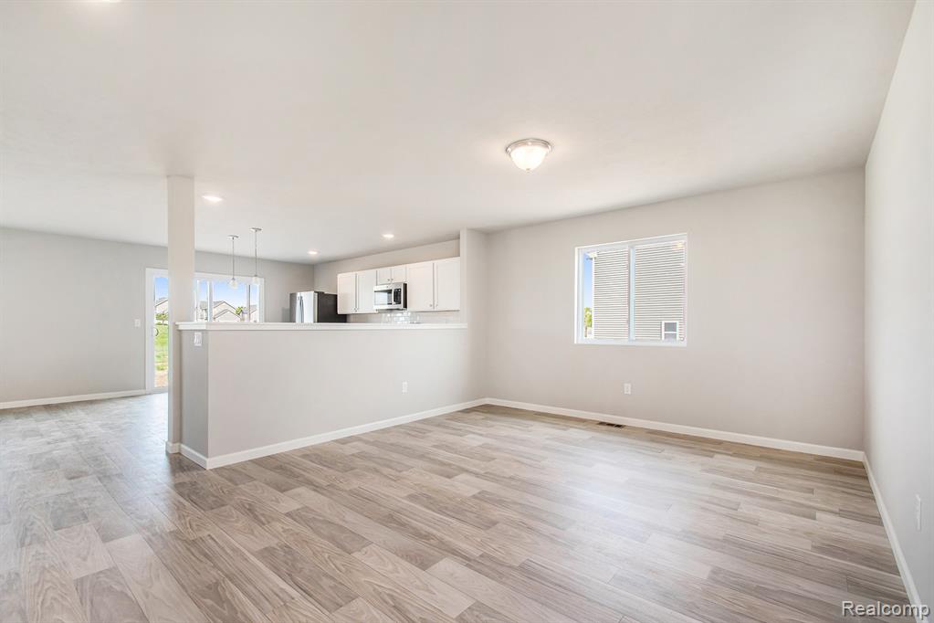 6044 Lahring Road Linden, MI 48451 - Photo 3 of 36