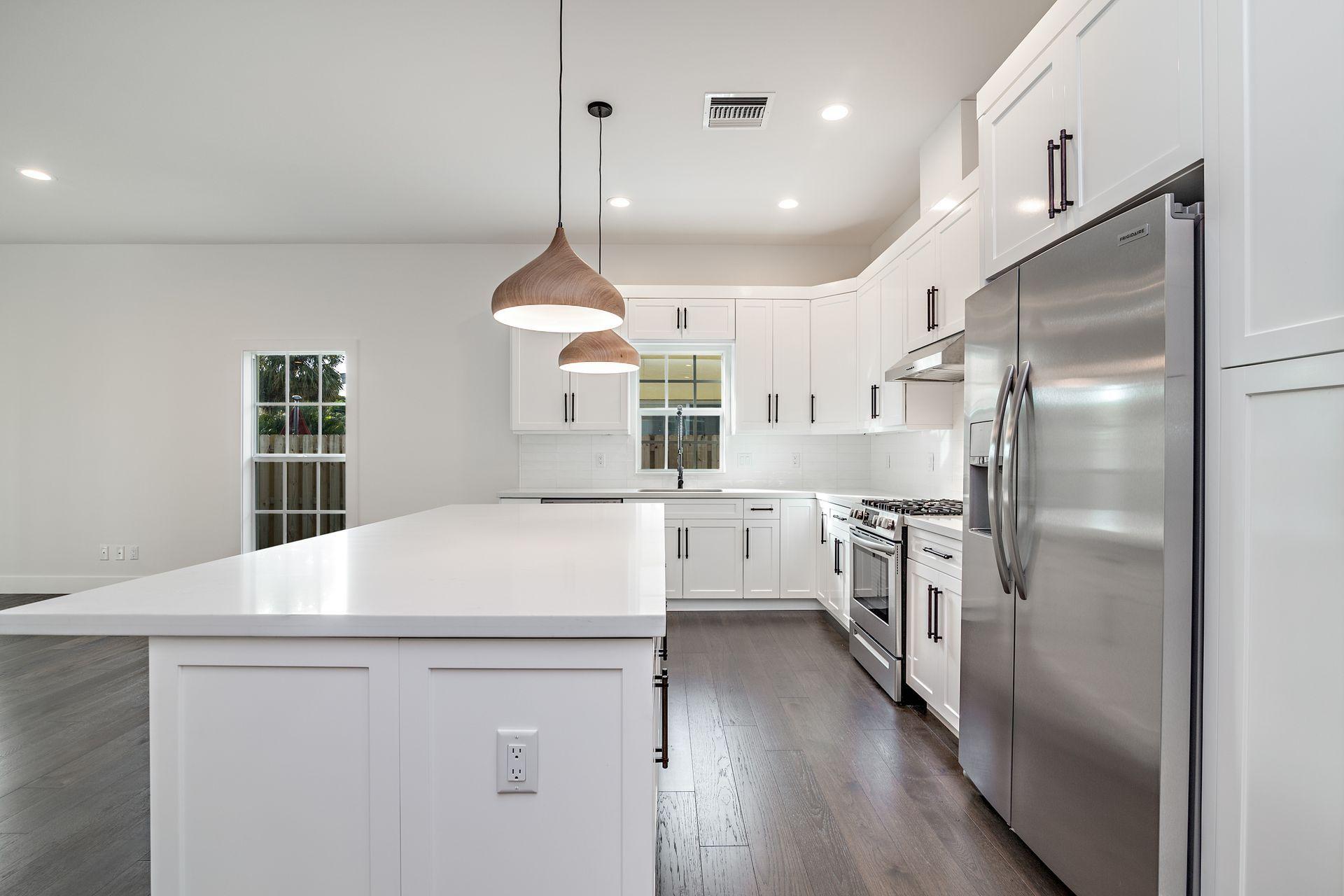 812 Sunset Road West Palm Beach, FL 33401 - Photo 12 of 29 Kitchen