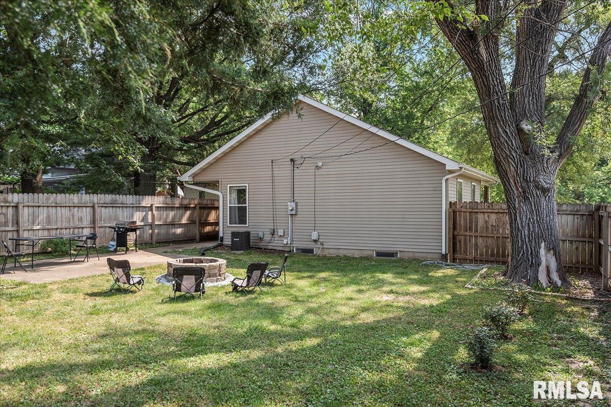 811 West Dorlan Avenue Springfield, IL 62702 - Photo 25 of 27