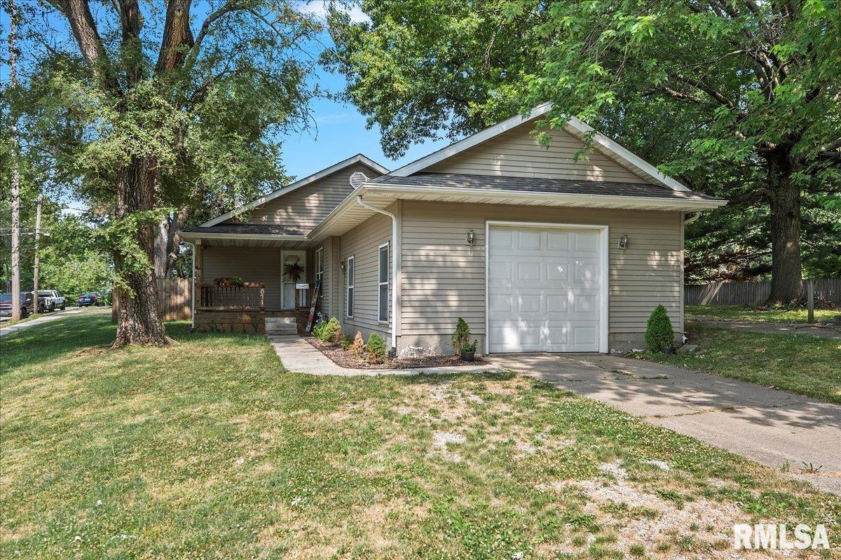 811 West Dorlan Avenue Springfield, IL 62702 - Photo 3 of 27