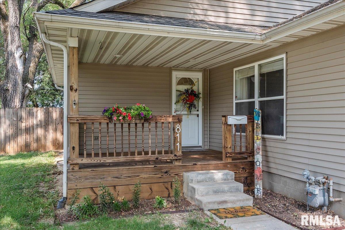 811 West Dorlan Avenue Springfield, IL 62702 - Photo 4 of 27