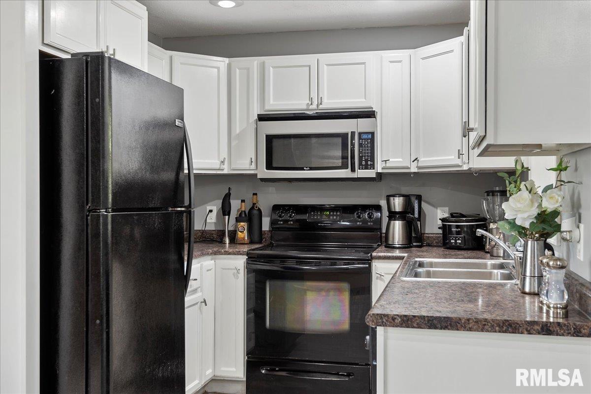 811 West Dorlan Avenue Springfield, IL 62702 - Photo 10 of 27
