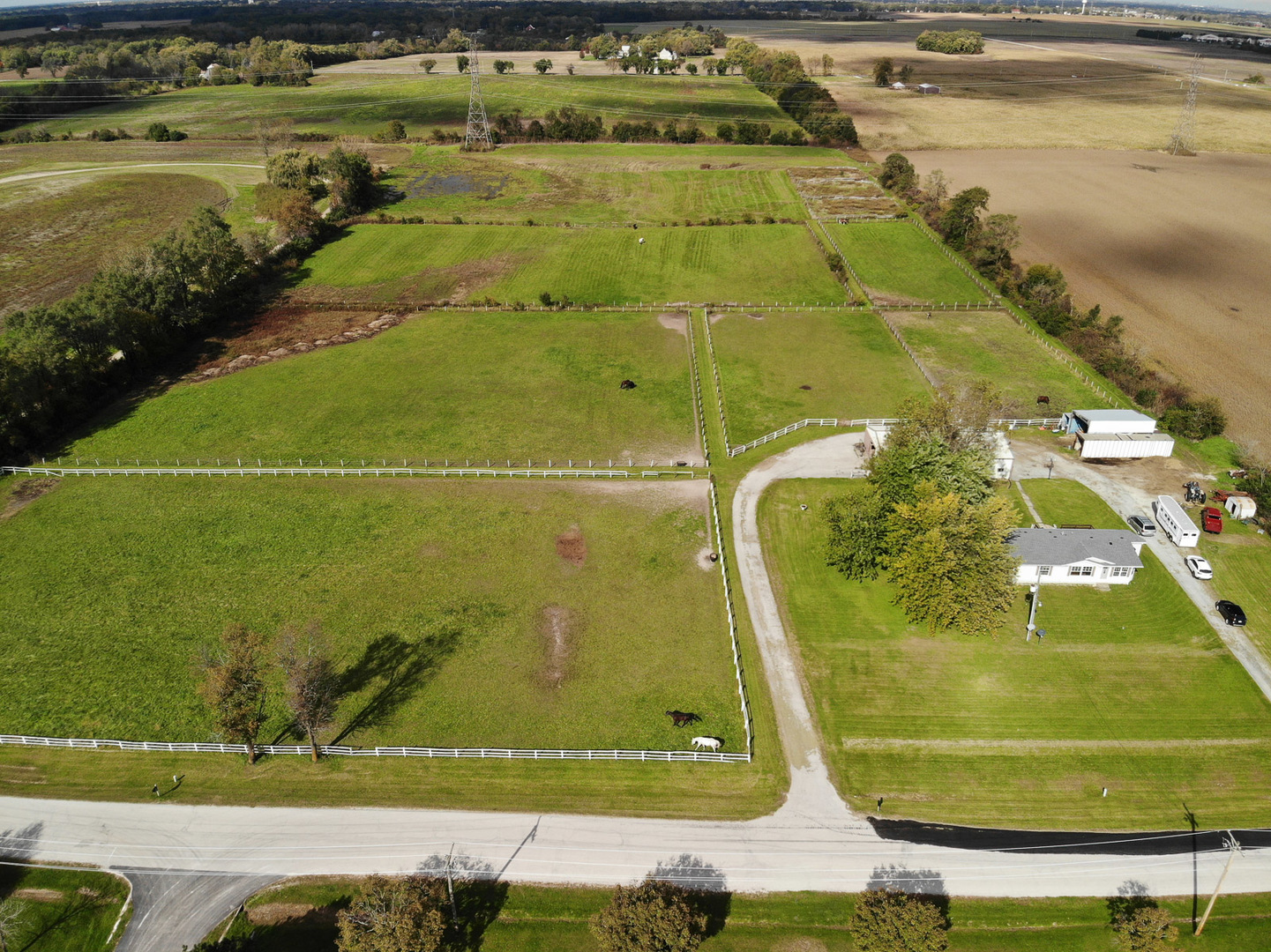 546 East Munz Road Crete, IL 60417 - Photo 8 of 16 a view of a swimming pool with a yard