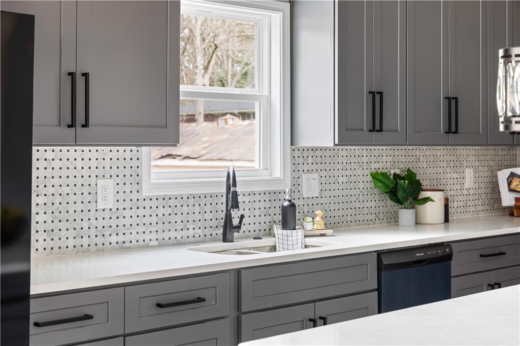 3387 Lee Place Atlanta, GA 30349 - Photo 17 of 42